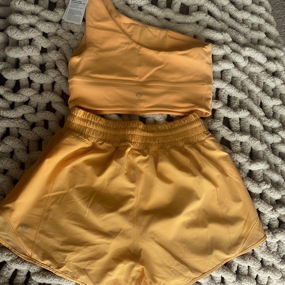 MATCHING SET Lululemon Mango Dream Hotty Hot HR Shorts & BNWT Asymmetrical Bra - Picture 5 of 5